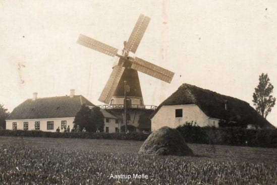 Møllens historie 1 Møllens historie -