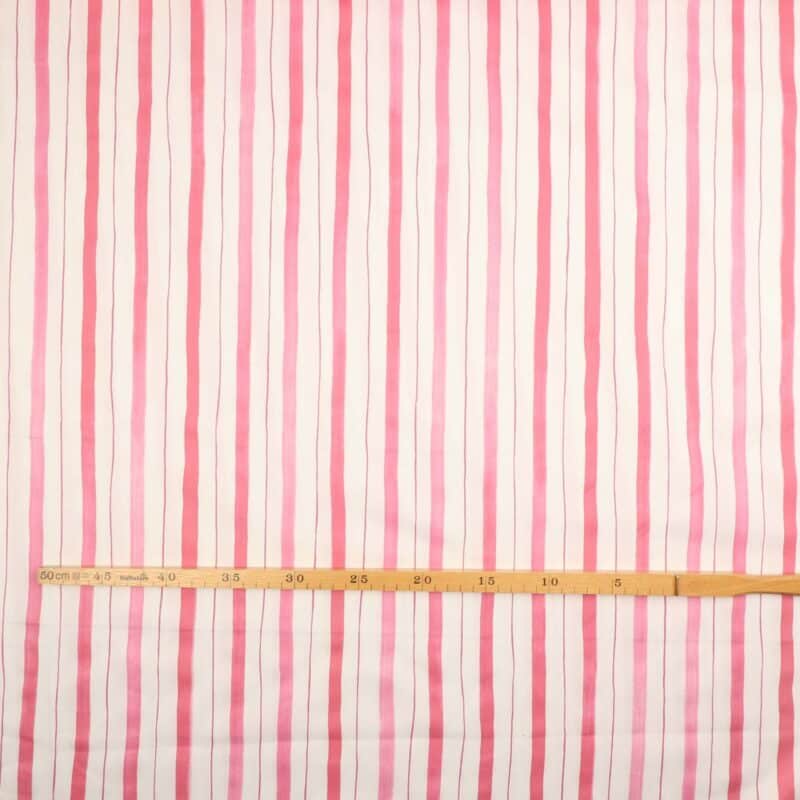 Striber i pink, lyserød, hvid - Bomuld/polyester - Info mangler