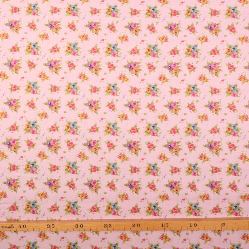 Little Darlings, blomster på lyserød - Patchwork - Info mangler