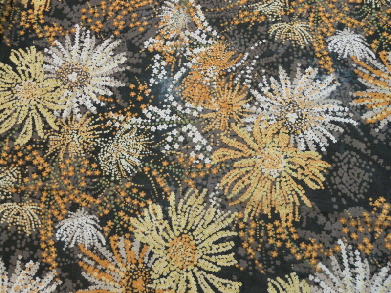 Flerfarvet blomster på sort bund, Chiffon, viskose/polyester - Info mangler