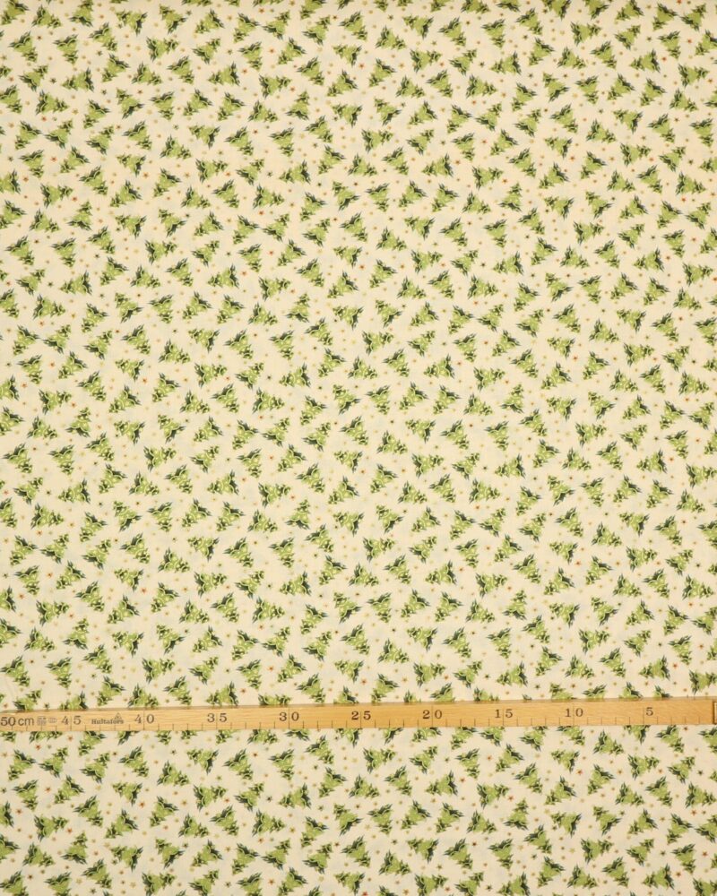 Juletræer m. guld på creme bund - Patchwork - Info mangler