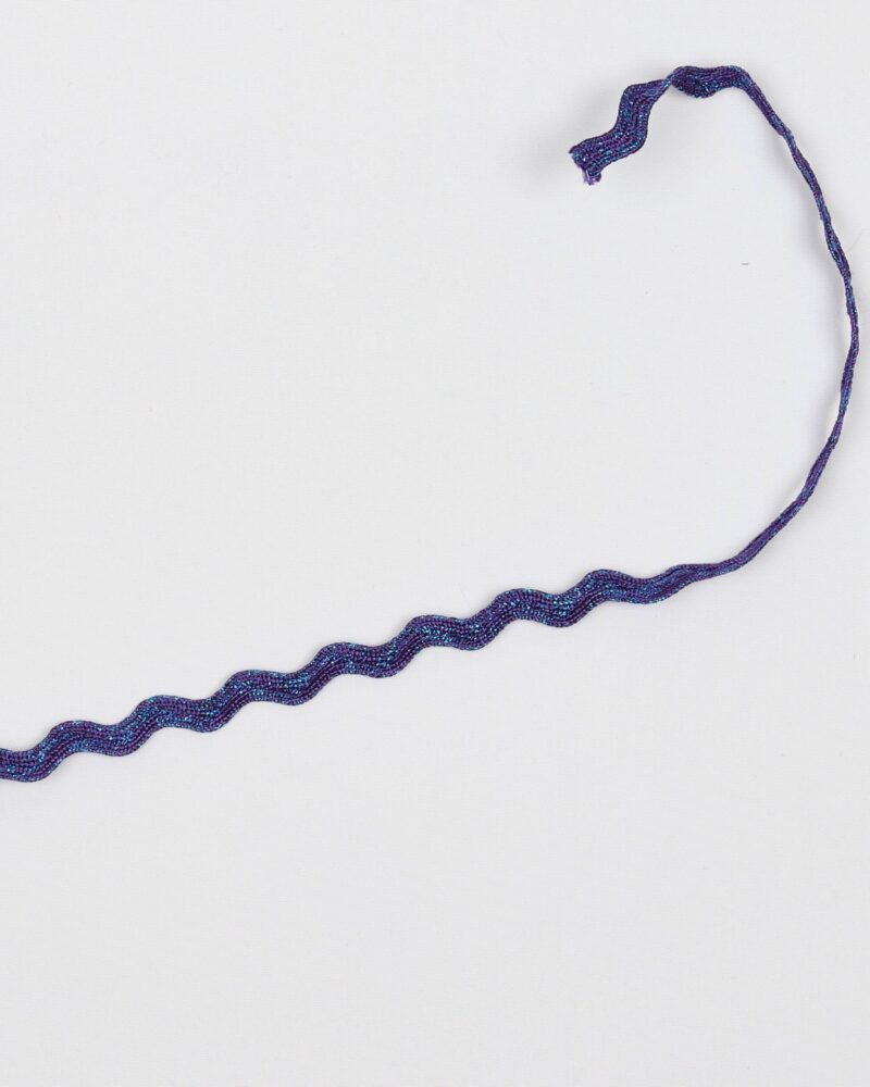 Zigzag bånd 4 mm, lilla med glimmer -