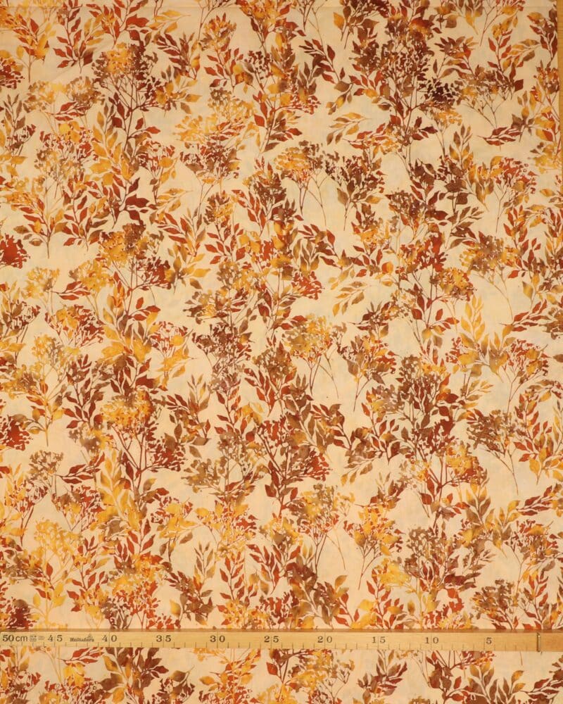 Grene og blade på lys beige bund - Bali - Stoffabrics
