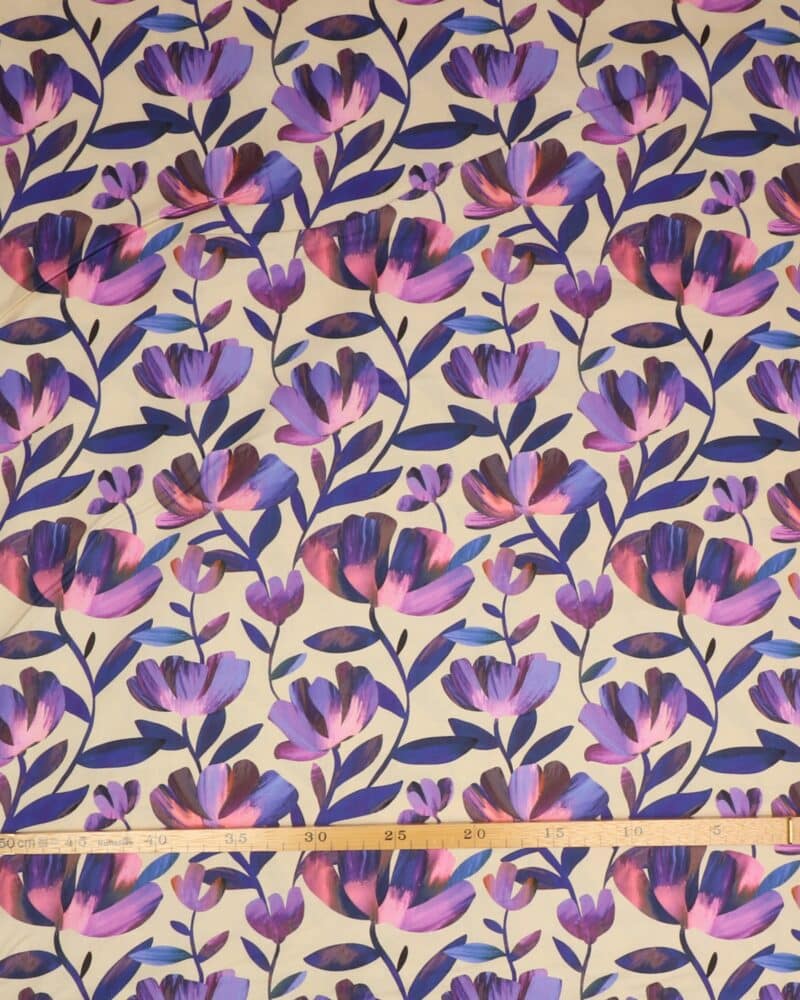 Luminous daydream, blomster på lysegul bund - Patchwork - RJR Fabrics