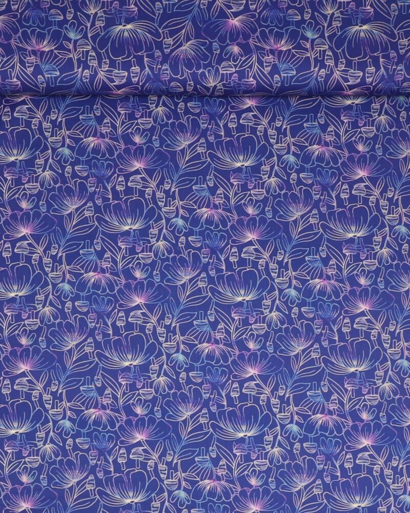 Luminous daydream, blomster og svampe på blålilla - Patchwork - RJR Fabrics