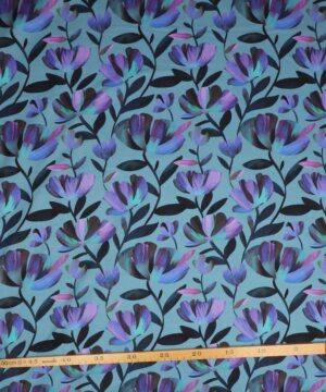 Luminous daydream, blomster på blå - Patchwork - RJR Fabrics