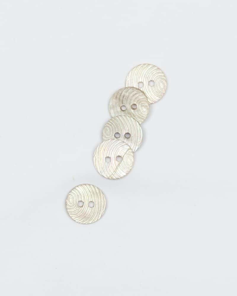Hvid m. mønster - Perlemor 12 mm -