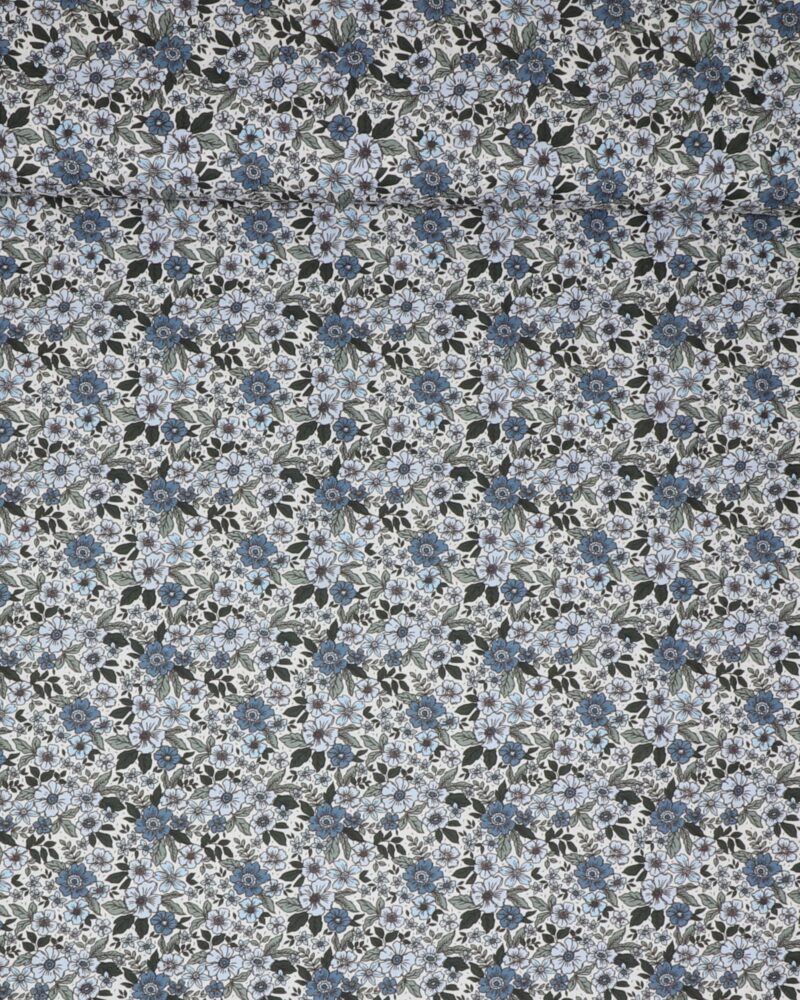 Blomster i blå farver på hvid bund - Bomuld - Balsløv