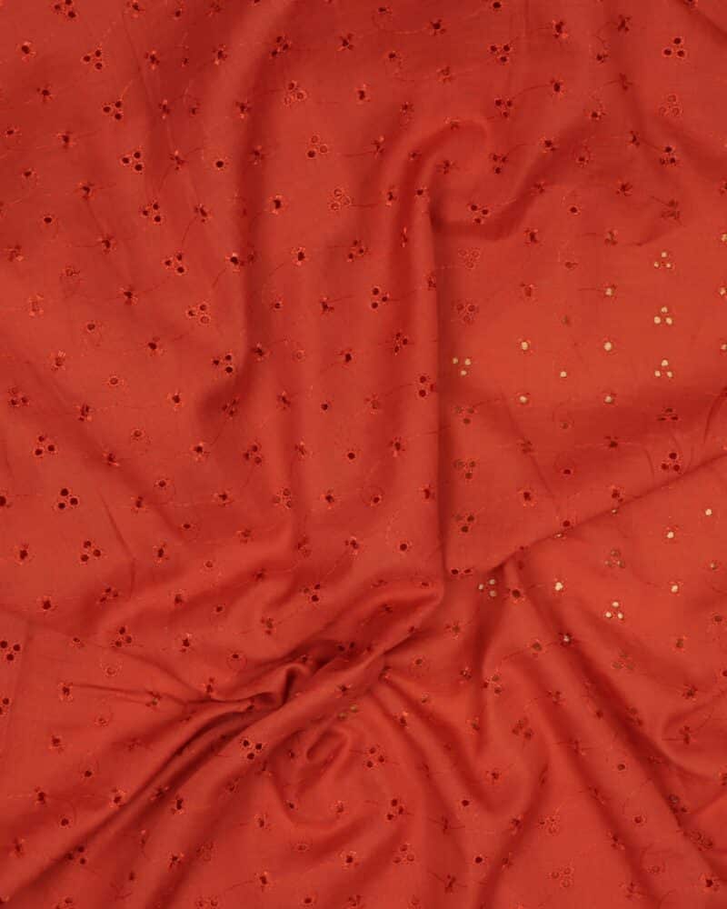 Rust med broderi og hulmønster - Broderie Anglaise - Info mangler