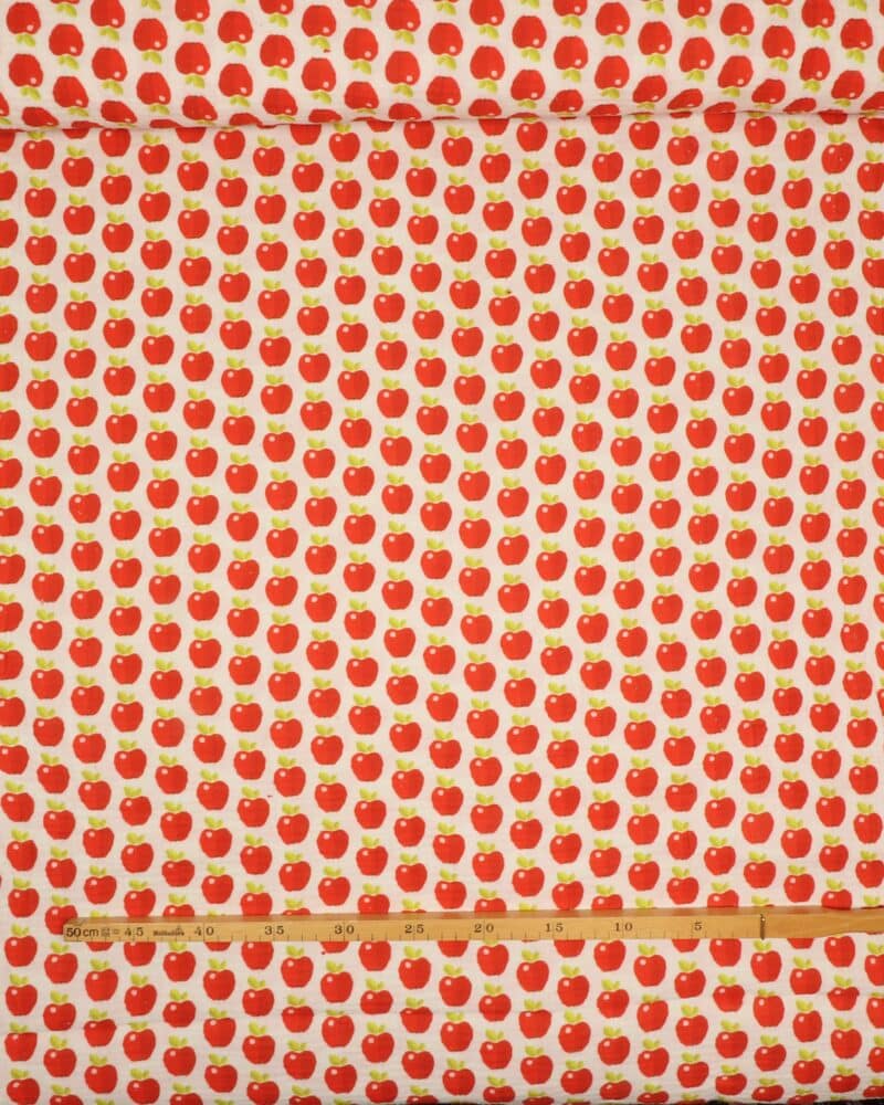 Offwhite med røde æbler - Double Gauze blestof/musselin stof - Swafing