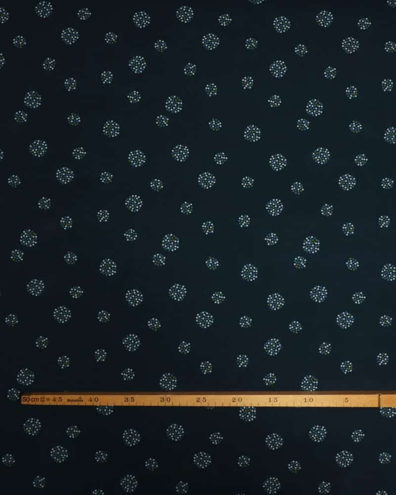 Prikmønster på mørkeblå - Jersey - Stoffabrics