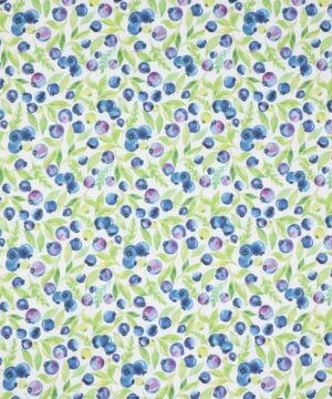 Blåbær og grønne blade på hvid bund - Patchwork - Paintbrush studio fabrics