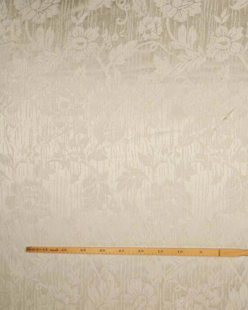 Beige med roser - Info mangler