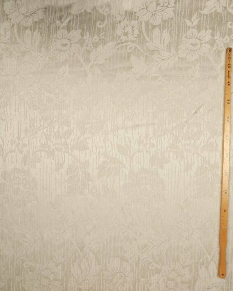 Beige med roser - Info mangler