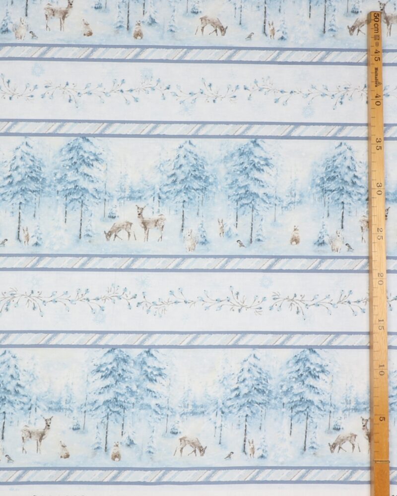 Woodland frost, dyr på stribe i vinterlanskab/blå - Patchwork - Wilmington prints