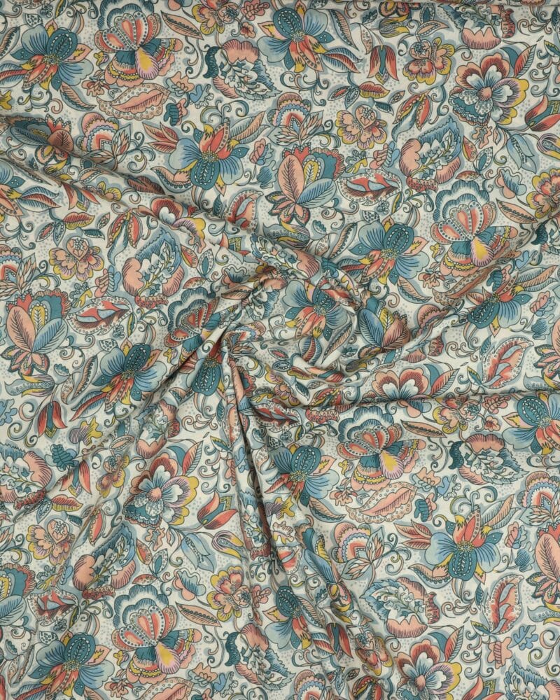 Blomster på offwhite bund - Bomuld fra Liberty - Liberty Fabrics