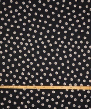 Radiate Life, margueritter på sort bund - Patchwork - Stoffabrics