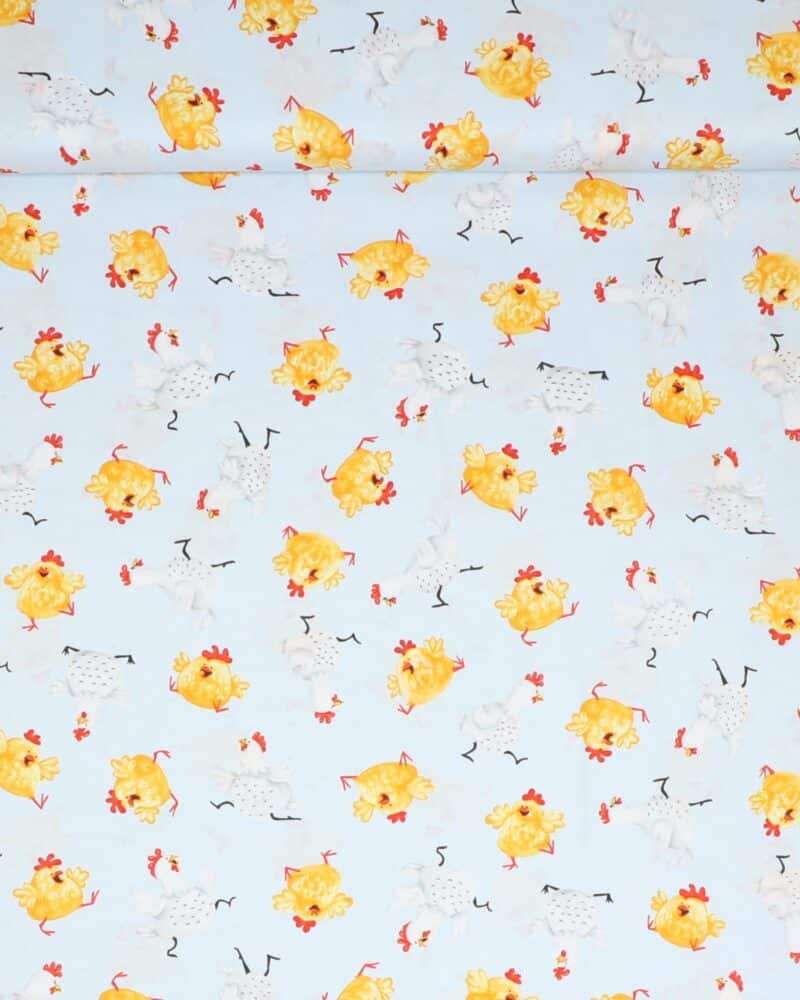Høns og kyllinger på lyseblå bund - Patchwork - Hamlin Textiles