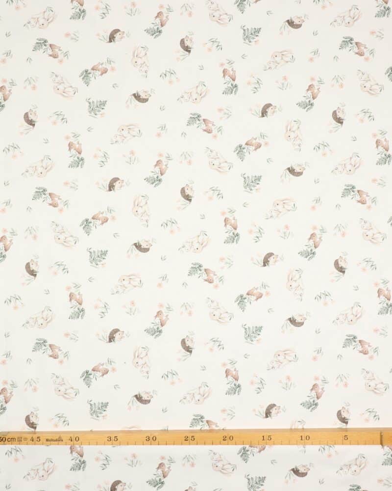 Pindsvin og kaniner på en cremefarvet bund - Patchwork - Dear Stella Design