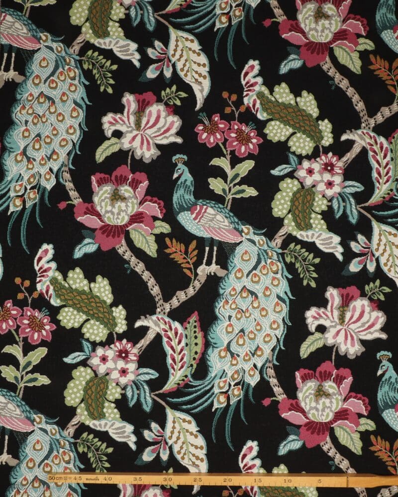 Påfugl og blomster på sort - Gobelin - Info mangler