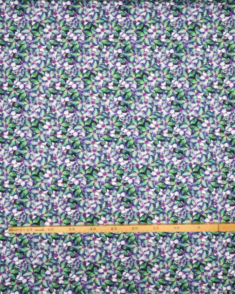 Grønne blomster m. lilla kant - Viskose jersey - Info mangler