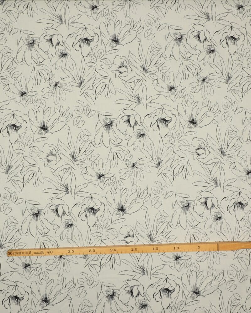 Natur med tegnet blomst - Sandvasket viskose/polyester - Hemmers Itex