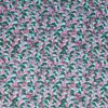 Cerisefarvet blomster på bund af turkise farver - Patchwork - Stoffabrics
