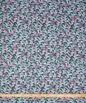 Cerisefarvet blomster på bund af turkise farver - Patchwork - Stoffabrics